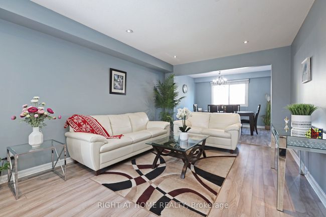 32 Chapman Dr, House other with 4 bedrooms, 4 bathrooms and 2 parking in Ajax ON | Image 5