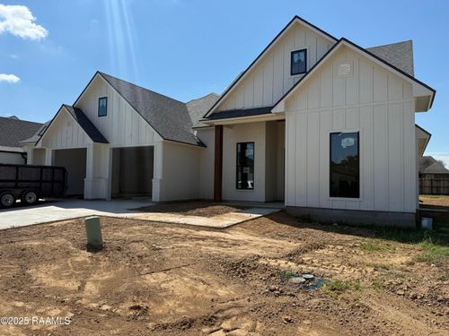 102 Lakes Edge Dr, Broussard, LA, 70518-7941 | Card Image