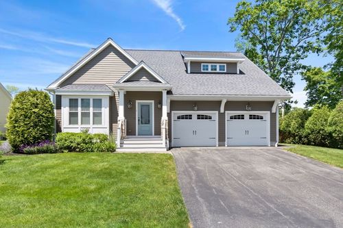 1 Back Nine Dr, Haverhill, MA, 01832-1557 | Card Image