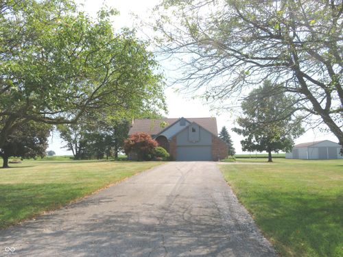 9345 N County Road 800 E, Brownsburg, IN, 46112-9255 | Card Image