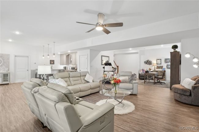 Great Room in Basement | Image 35