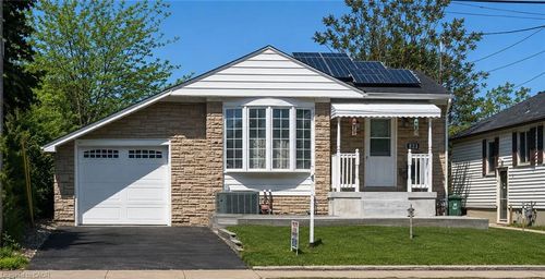 823 Queensdale Ave E, Hamilton, ON, L8V1M7 | Card Image