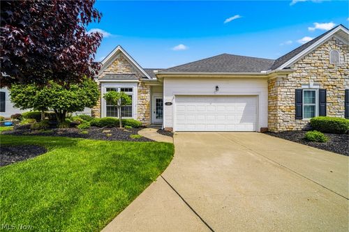35 Gullybrook Ln, Willoughby Hills, OH, 44094-6971 | Card Image