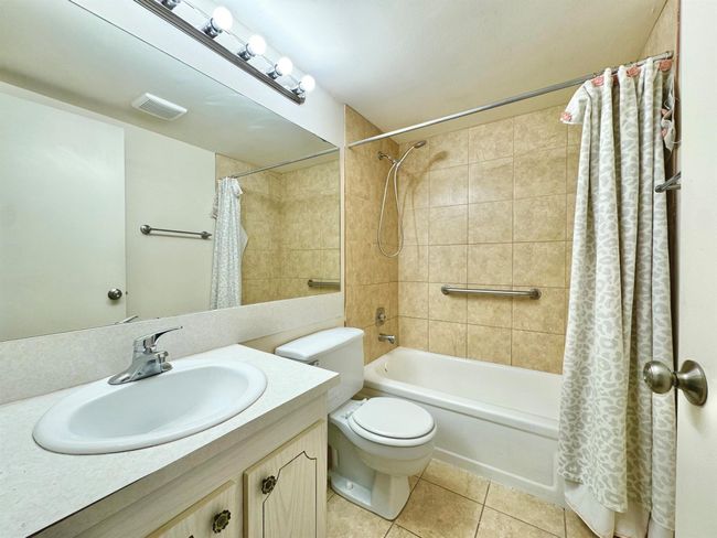 82 Dorset B, Condo with 2 bedrooms, 2 bathrooms and null parking in Boca Raton FL | Image 18