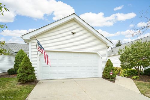 6667 Hidden Lake Trl, Brecksville, OH, 44141-3173 | Card Image