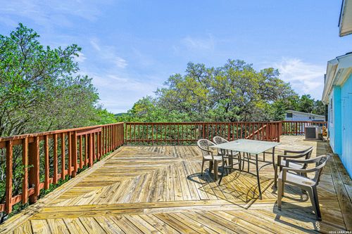 1427 Elmhurst Dr, Lakehills, TX, 78063-6849 | Card Image