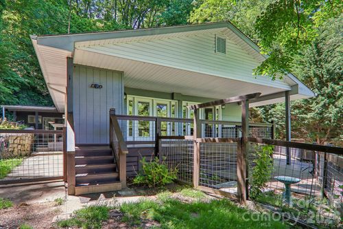 224 Highlands Loop, Maggie Valley, NC, 28751-7679 | Card Image