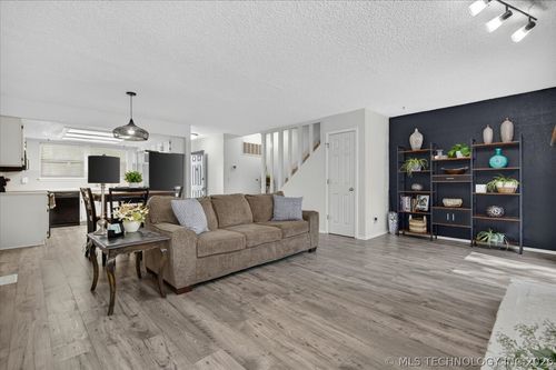 e-102-5225 Nowata Road, Bartlesville, OK, 74006 | Card Image
