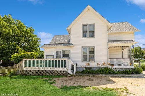 211 Main St, Genoa, IL, 60135-1238 | Card Image