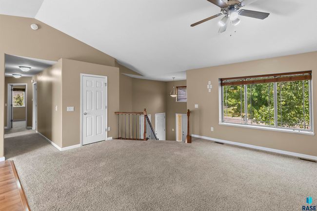 1313 W Creekside Dr, House other with 5 bedrooms, 3 bathrooms and null parking in Brandon SD | Image 14