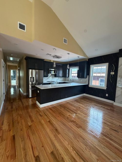 24712 139th Ave, Rosedale, NY, 11422-2203 | Card Image