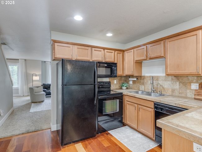 4819 Sw Beaverton Hillsdale Hwy, House attached with 2 bedrooms, 2 bathrooms and 2 parking in Portland OR | Image 8