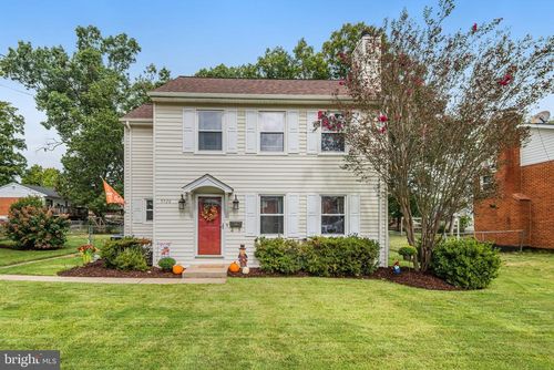 9728 King George Dr, MANASSAS, VA, 20109-3207 | Card Image