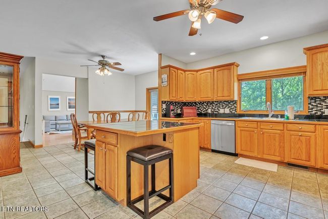 128 Fox Ln, House other with 3 bedrooms, 3 bathrooms and null parking in La Follette TN | Image 26