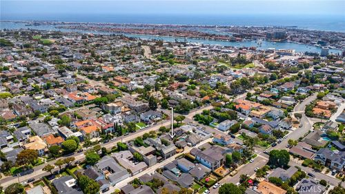 511 Santa Ana Ave, Newport Beach, CA, 92663-4127 | Card Image