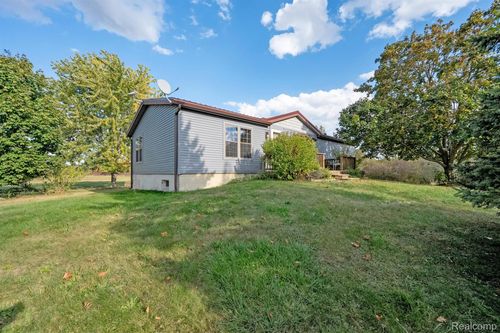 8031 Abbott Rd, Brown City, MI, 48416-9695 | Card Image