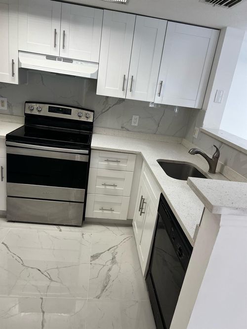 apt-204-5011 Wiles Rd, Coconut Creek, FL, 33073-4203 | Card Image