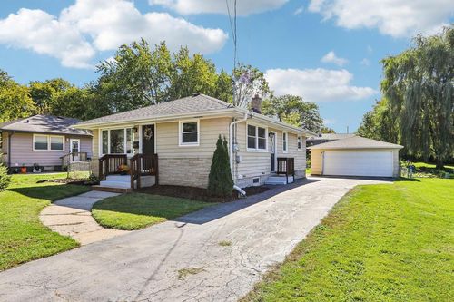 2309 Easy St, Waukesha, WI, 53188-2767 | Card Image