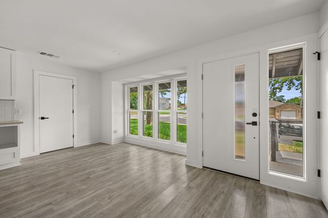 2101 Vanderbilt Ln, House other with 3 bedrooms, 2 bathrooms and null parking in Austin TX | Image 14
