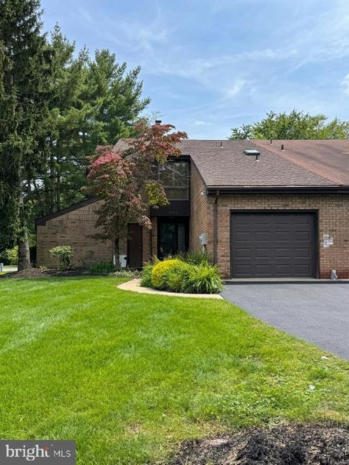 449 Willowbrook Drive, North Brunswick, NJ, 08902 | Card Image