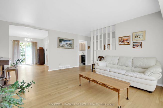 70 Viewmount Dr, House other with 4 bedrooms, 2 bathrooms and 3 parking in Nepean ON | Image 10