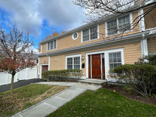b-1 Northfield St, Greenwich, CT, 06830-4616 | Card Image
