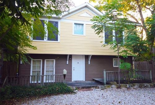 b-907 E 38th St, Austin, TX, 78705-1810 | Card Image