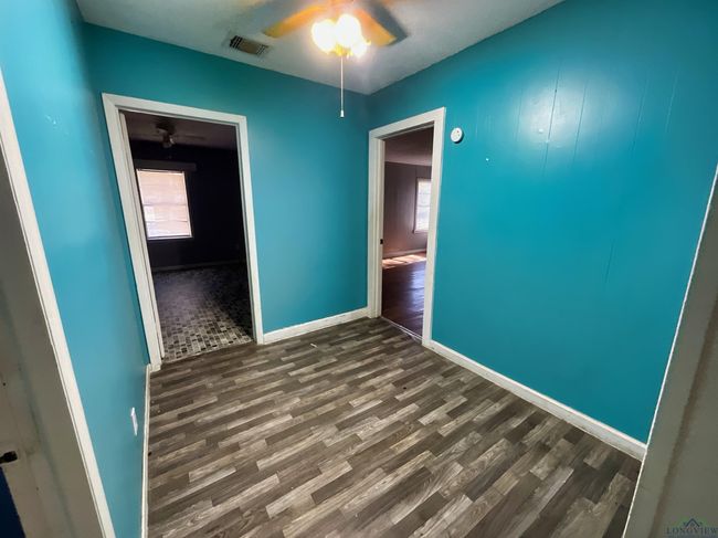 1004 W Sabine St, House other with 2 bedrooms, 2 bathrooms and null parking in Carthage TX | Image 11
