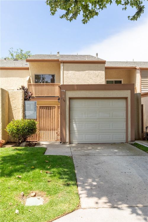 611 Lighthouse Way, Port Hueneme, CA, 93041-3510 | Card Image