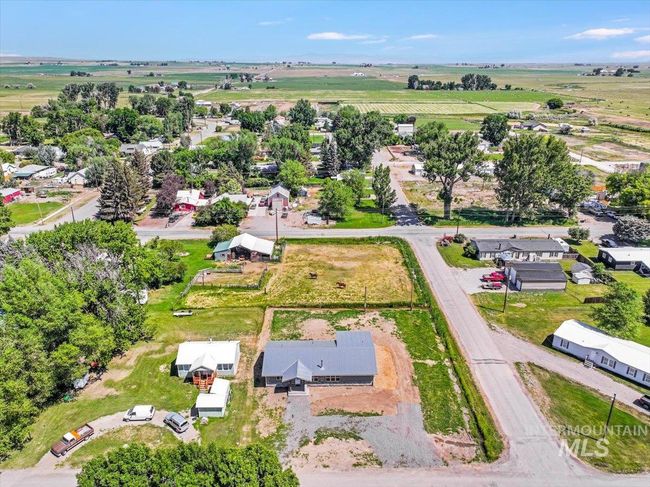 Aerial view of sparsely populated area | Image 33