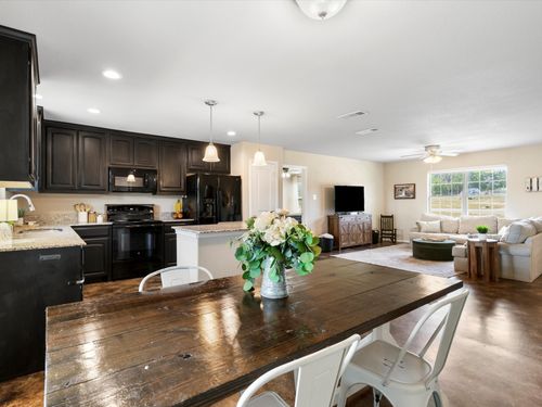 525 Brazos Hills Dr, Weatherford, TX, 76087-6646 | Card Image