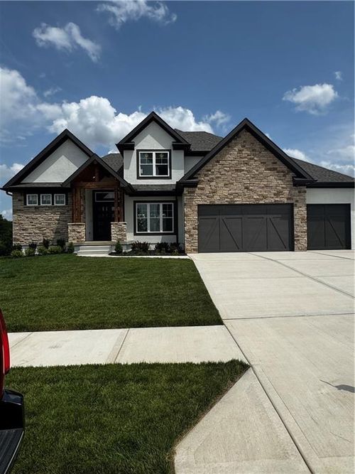 4005 Ne Apple Grove Drive, Lee's Summit, MO, 64064 | Card Image