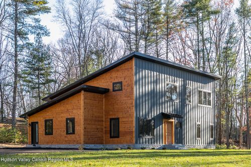 33 Betten Ct, Saugerties, NY, 12477-3492 | Card Image