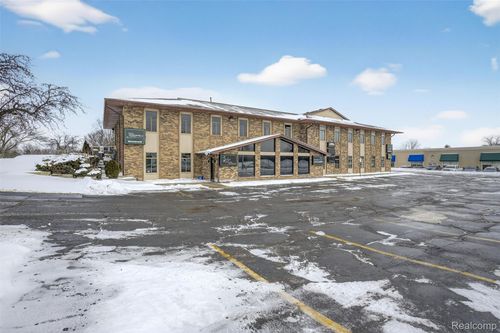 ste-d-10683 S Saginaw St, Grand Blanc, MI, 48439-8127 | Card Image