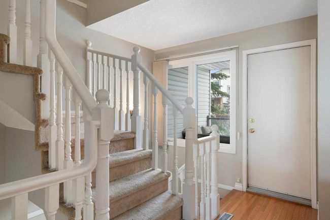 219 Coachway Lane Sw, Townhouse with 3 bedrooms, 3 bathrooms and 2 parking in Calgary AB | Image 17
