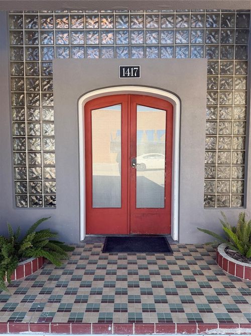 10-1417 Tremont Street, Galveston, TX, 77550 | Card Image