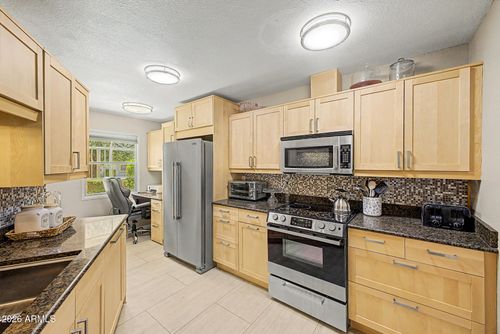 10454 W Palmeras Dr, Sun City, AZ, 85373-2006 | Card Image