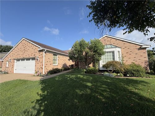 110 Chapel View Dr, Greensburg, PA, 15601-1002 | Card Image