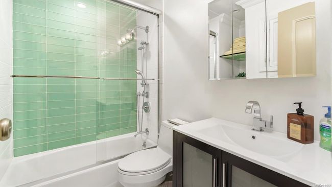 9 Holly Ln, House other with 4 bedrooms, 3 bathrooms and null parking in Plainview NY | Image 18