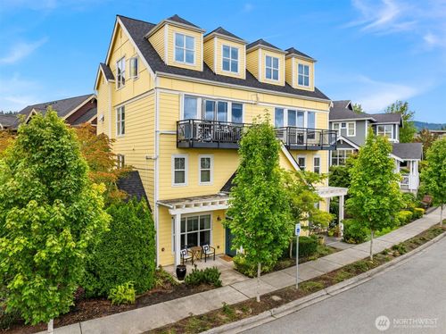 21a-1926 18th Ave Ne, Issaquah, WA, 98029-7376 | Card Image