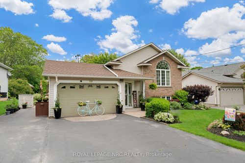 228 Ridge Rd S, Fort Erie, ON, L0S1N0 | Card Image
