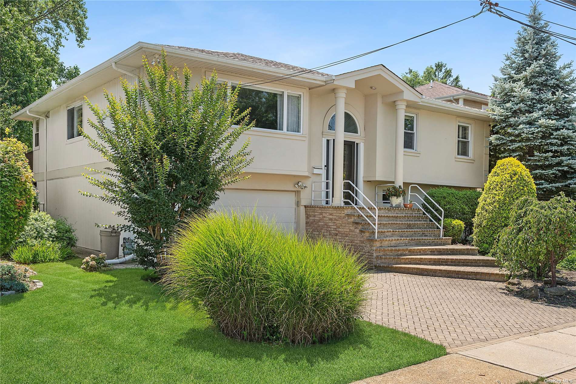 Julian Ln, Merrick, NY 11566