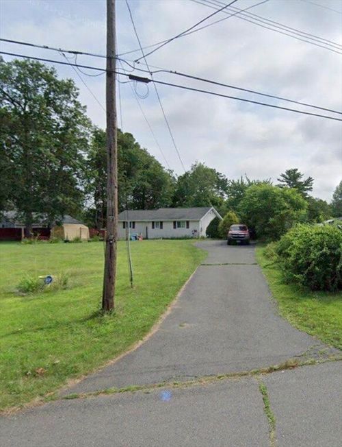 14 Oak St, Southwick, MA, 01077-9647 | Card Image