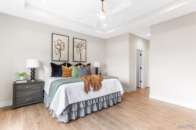 Primary suite with tray ceiling! | Image 33