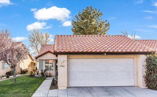 11565 Oak St, Apple Valley, CA, 92308-4979 | Card Image