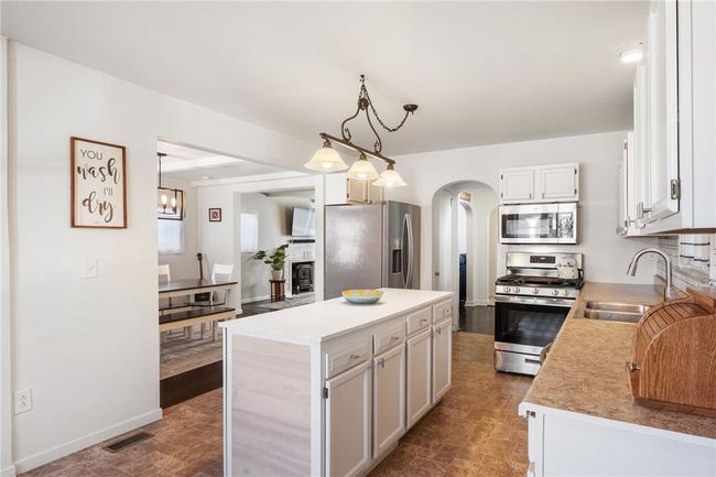 527 Verona St, House other with 4 bedrooms, 4 bathrooms and 2 parking in Braddock PA | Image 20