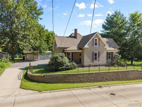 683 Glen Crossing Road, Glen Carbon, IL, 62034 | Card Image