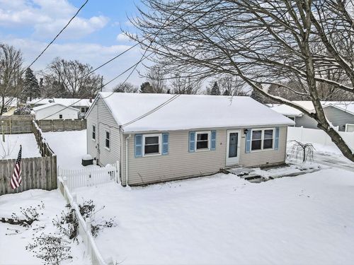 5590 Lucerne Ave, Kalamazoo, MI, 49048-9271 | Card Image