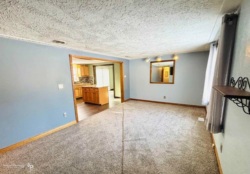 6304 Lapeer Rd, Burton, MI, 48509-2450 | Card Image