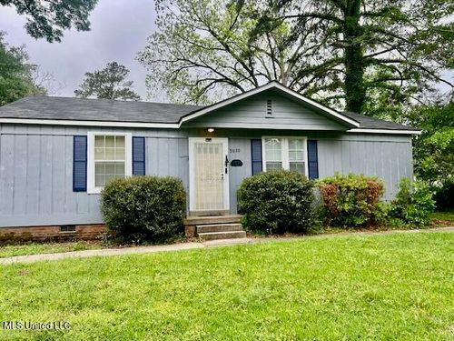 3810 Sherwood Dr, Natchez, MS, 39120-4851 | Card Image